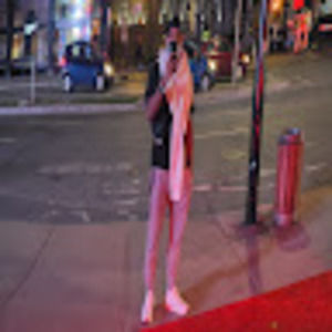 Meet your Posher, Enrique